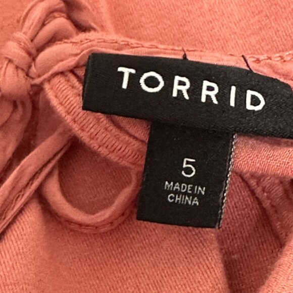 Torrid Womens Plus Size 5 (5X) Embroidered Top Rose Back Tie Closure Boho - Picture 4 of 9